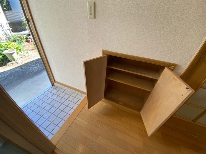 物件内観写真8　(靴箱)