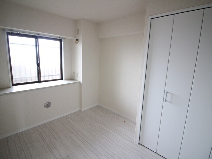 物件内観写真10　(居室)