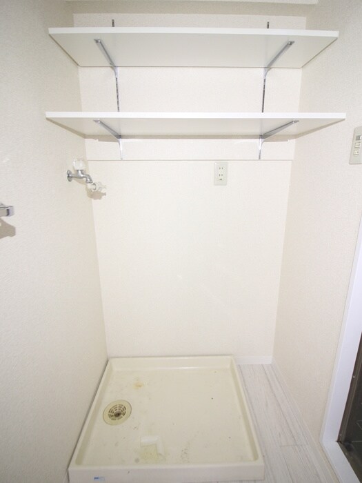 物件内観写真14　(洗濯機置場)