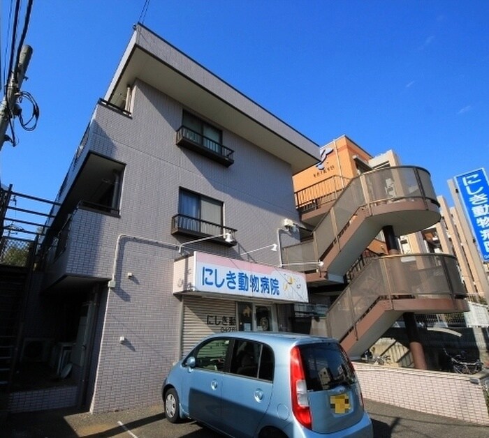 物件外観写真1　(エントランス部分)