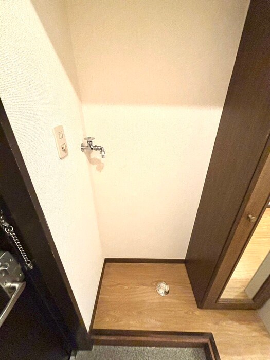 物件内観写真10　(洗濯機置場)