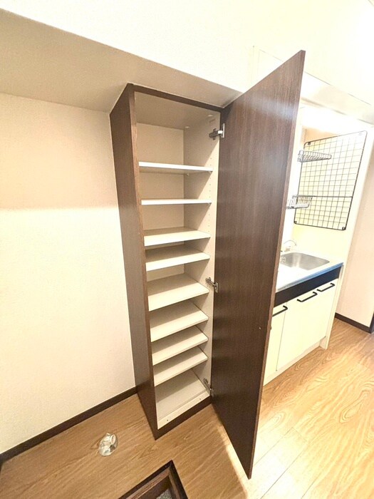 物件内観写真11　(靴箱)