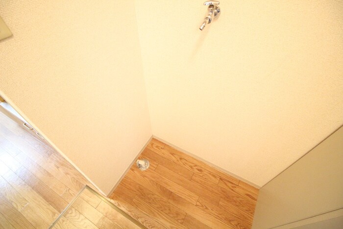 物件内観写真13　(洗濯機置場)