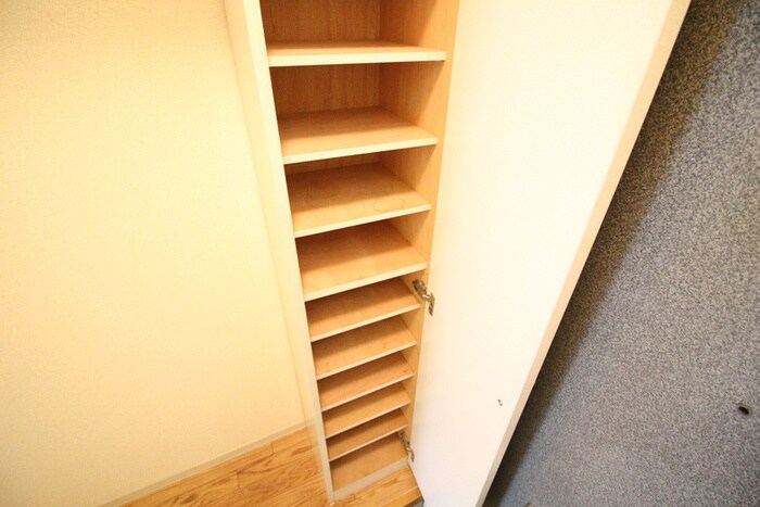 物件内観写真18　(靴箱)