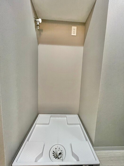 物件内観写真16　(洗濯機置場)