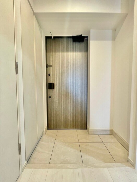 物件内観写真17　(玄関)