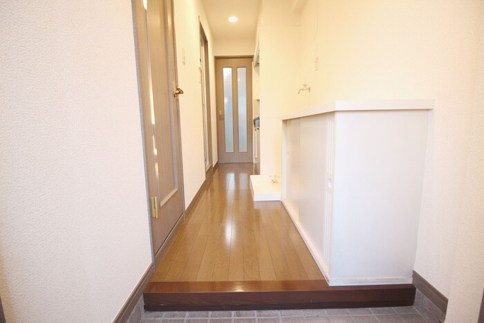 物件内観写真11　(廊下)