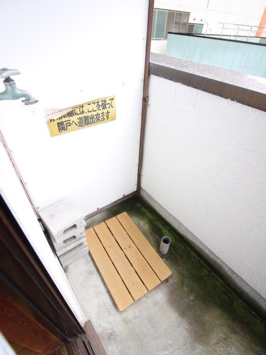 物件内観写真13　(洗濯機置場)