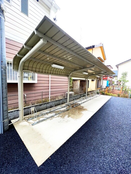 物件外観写真5　(駐輪場)