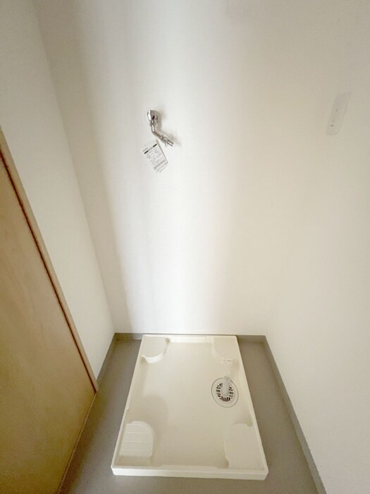 物件内観写真15　(洗濯機置場)