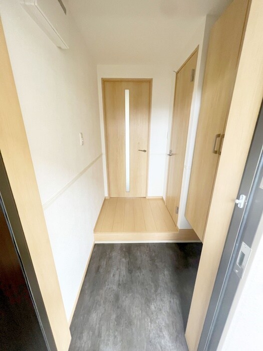 物件内観写真18　(玄関)