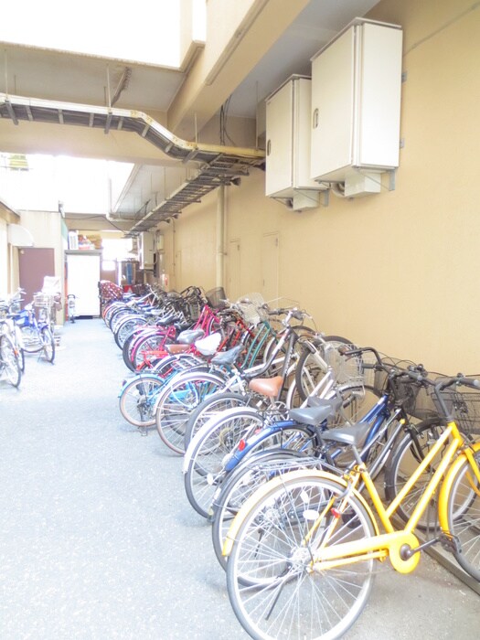 物件外観写真5　(駐輪場)