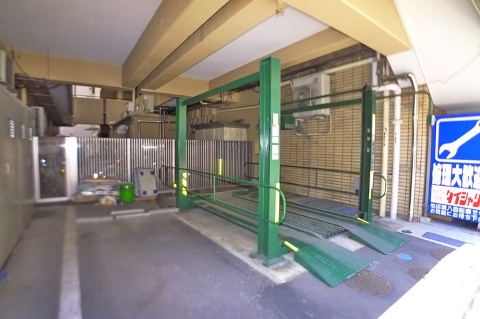 物件外観写真6　(駐車場)