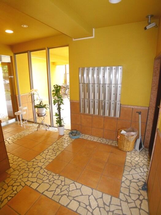 物件外観写真5　(エントランス部分)