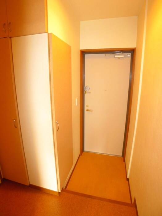 物件内観写真18　(玄関)