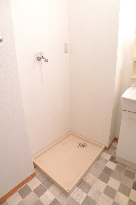 物件内観写真17　(洗濯機置場)