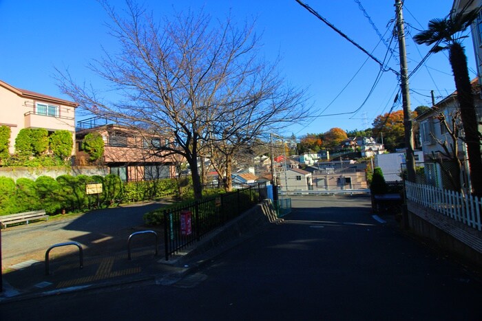 物件外観写真3　(周辺環境)