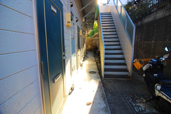 物件外観写真4　(エントランス部分)