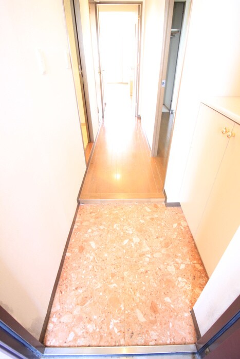 物件内観写真10　(玄関)