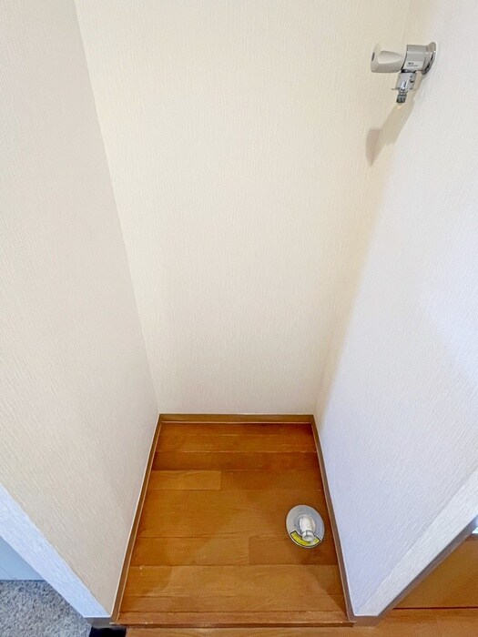 物件内観写真9　(洗濯機置場)