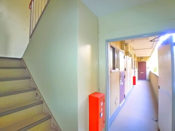 物件外観写真5　(エントランス部分)