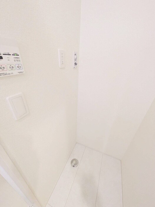 物件内観写真15　(洗濯機置場)