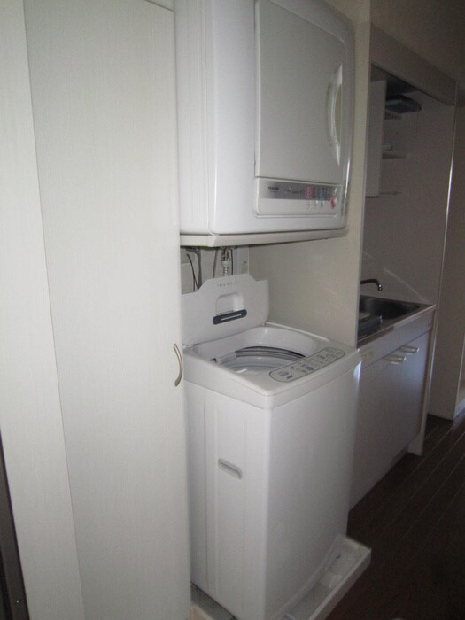 物件内観写真14　(洗濯機置場)