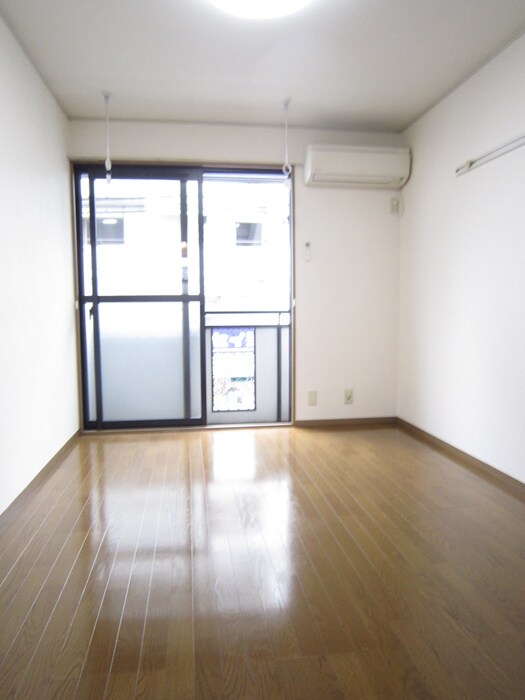 物件内観写真4　(居室)