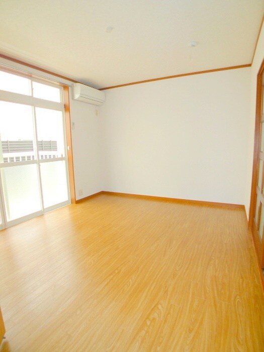 物件内観写真4　(居室)