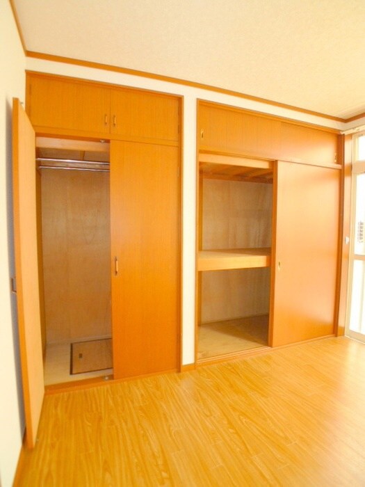 物件内観写真5　(収納)