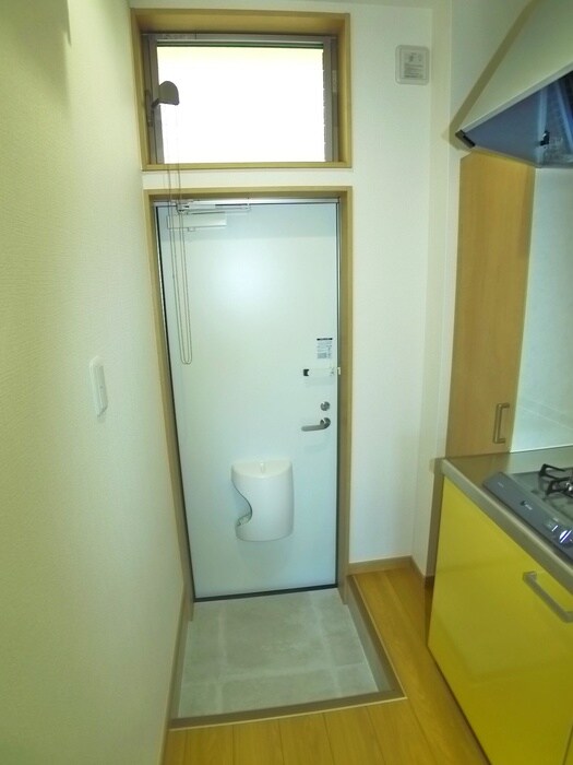 物件内観写真18　(玄関)