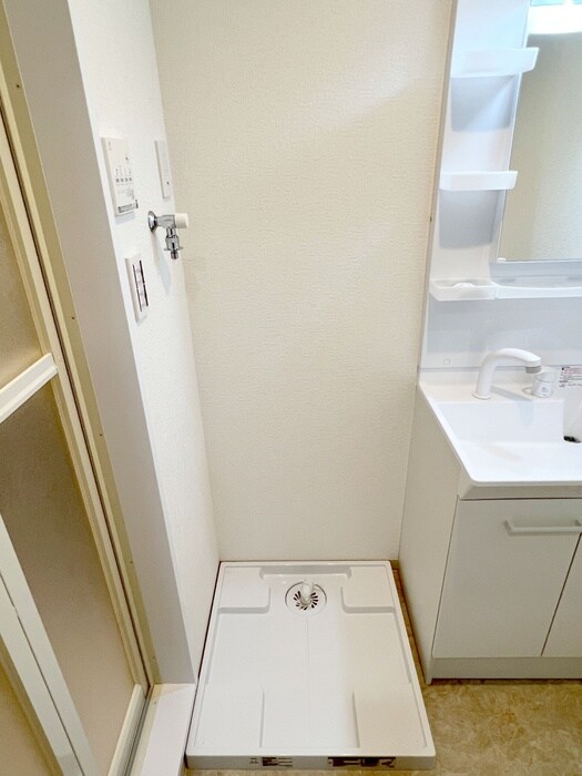 物件内観写真15　(洗濯機置場)