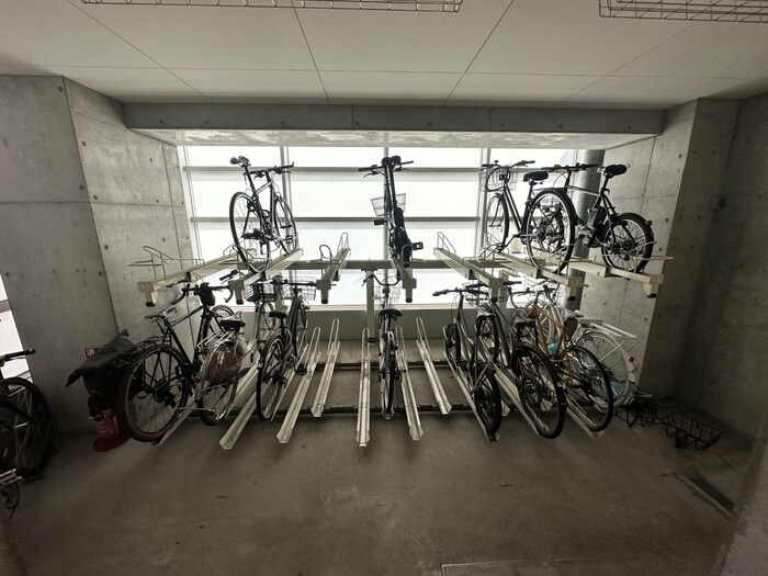 物件外観写真5　(駐輪場)