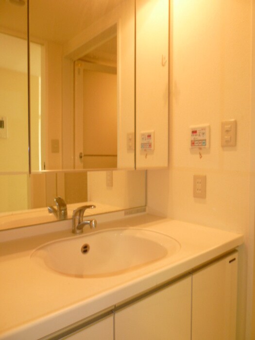 物件内観写真15　(洗面)