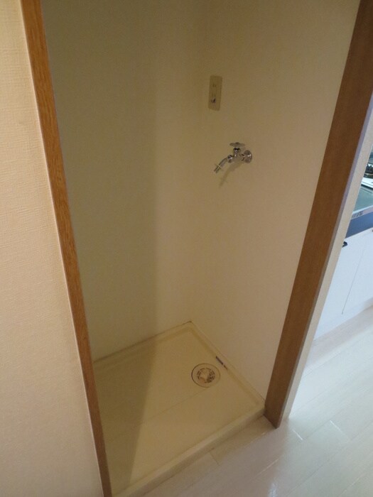 物件内観写真14　(洗濯機置場)