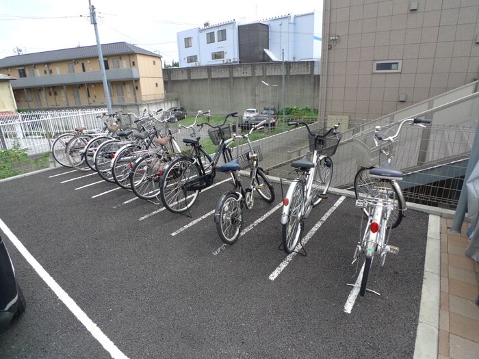 ウィステリアの駐輪場