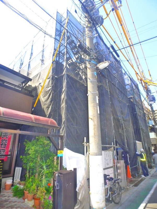 建築中