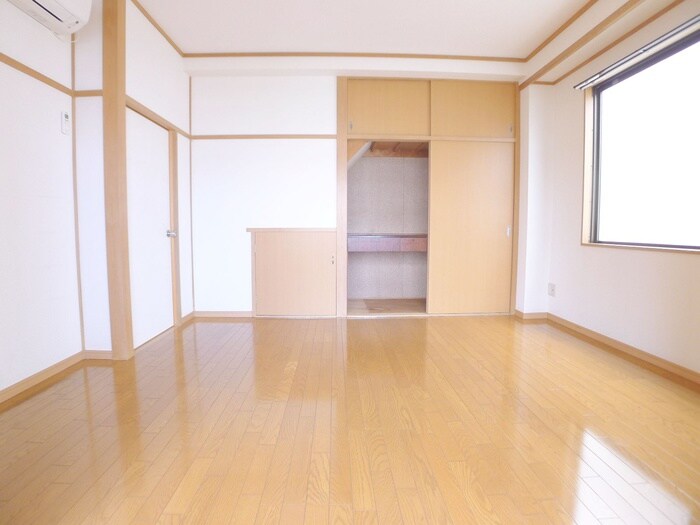 物件内観写真8　(居室)