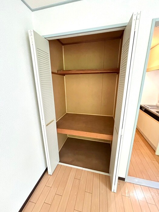 物件内観写真10　(収納)