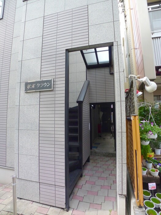 物件外観写真3　(エントランス部分)