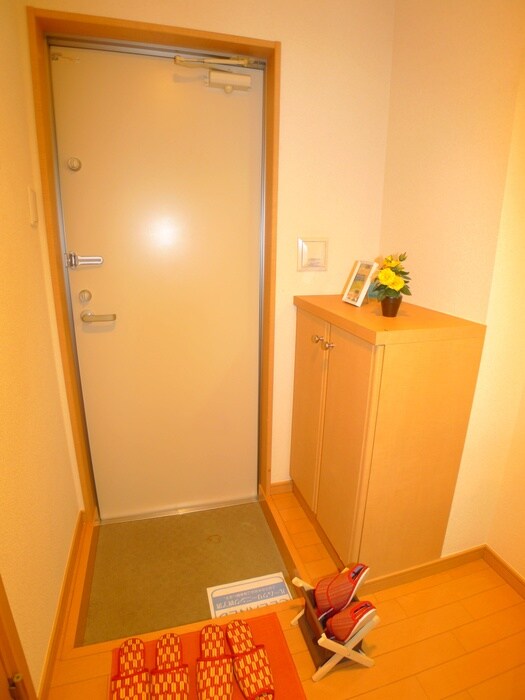 物件内観写真10　(玄関)