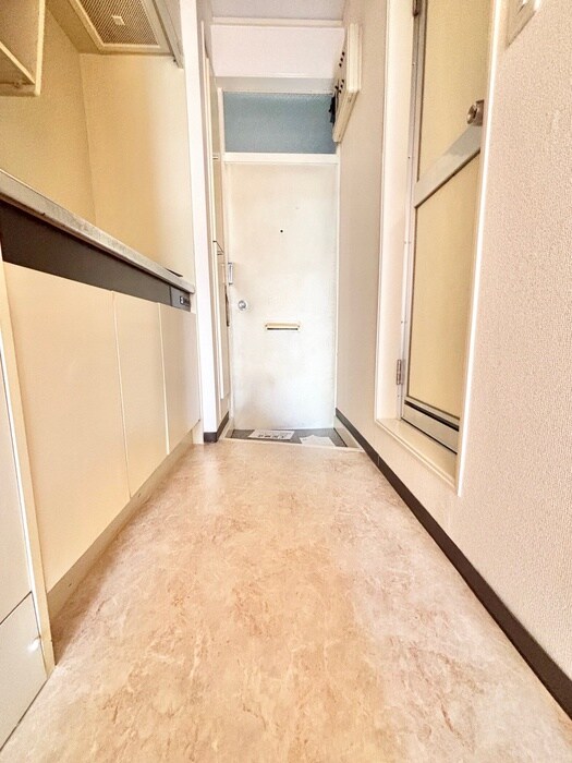 物件内観写真18　(玄関)