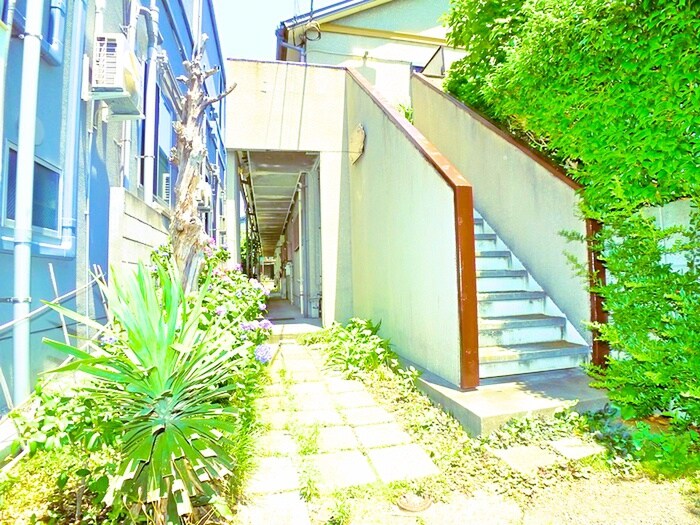 物件外観写真4　(エントランス部分)