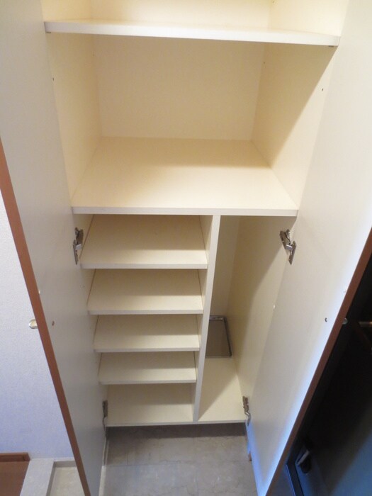 物件内観写真14　(靴箱)