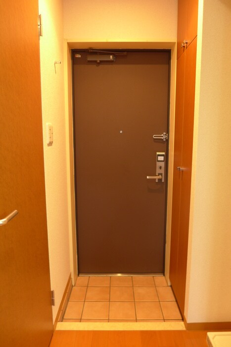 物件内観写真14　(玄関)