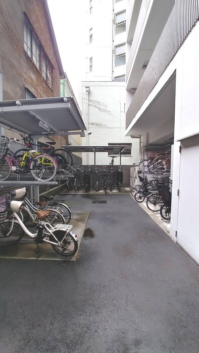 物件外観写真5　(駐輪場)