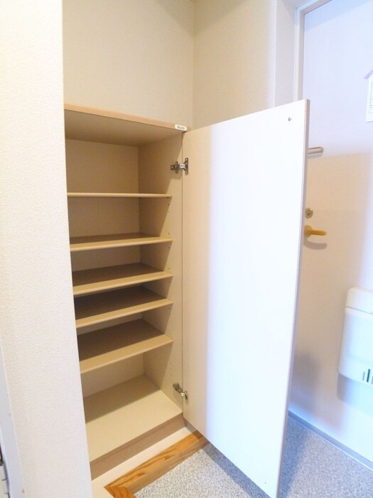 物件内観写真8　(靴箱)