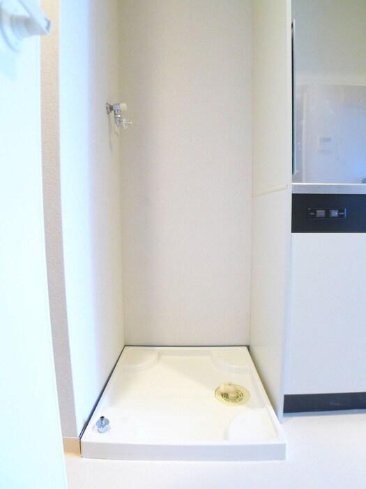 物件内観写真12　(洗濯機置場)