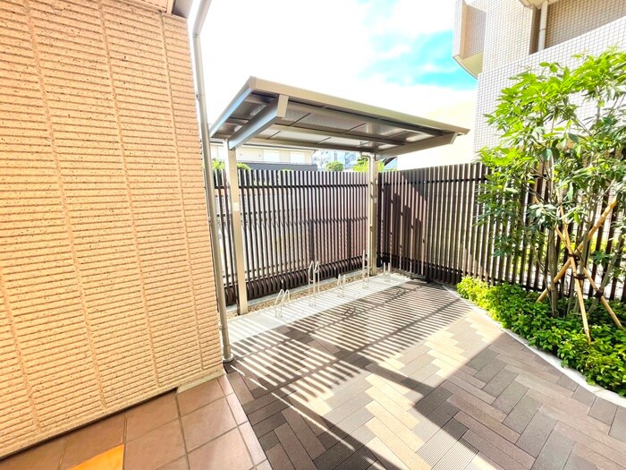 物件外観写真4　(駐輪場)