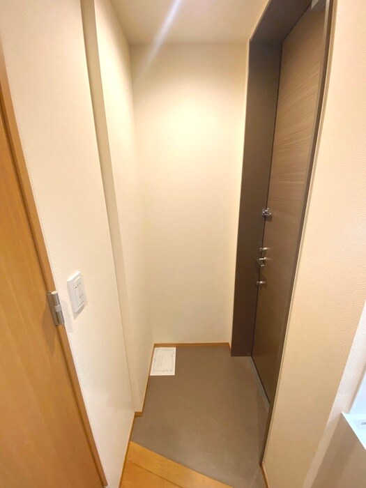 物件内観写真19　(玄関)